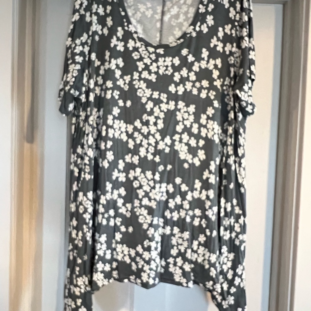 Floral Grey and White Women's Tunic